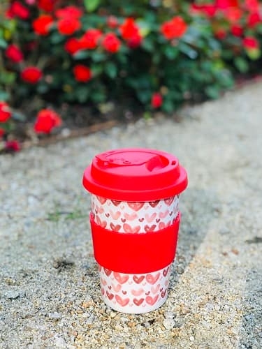 Kubek na kawę wielokrotnego użytku z łusek ryżu 340 ml Red Hearts 2
