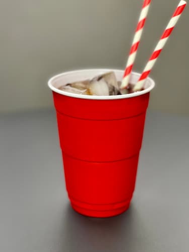 Kubek plastikowy do napojów, czerwony, pojemność 400 ml, średnica 95 mm