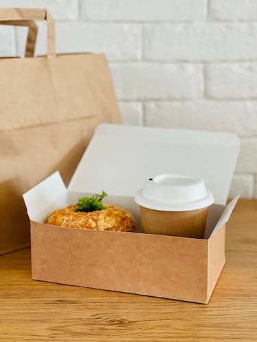 Pudełko kurczak duży, wysokośc 75 mm, z tektury litej, z wieczkiem klapowym