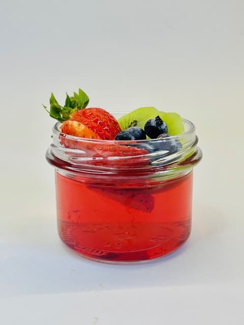 Deser w słoiku szklanym